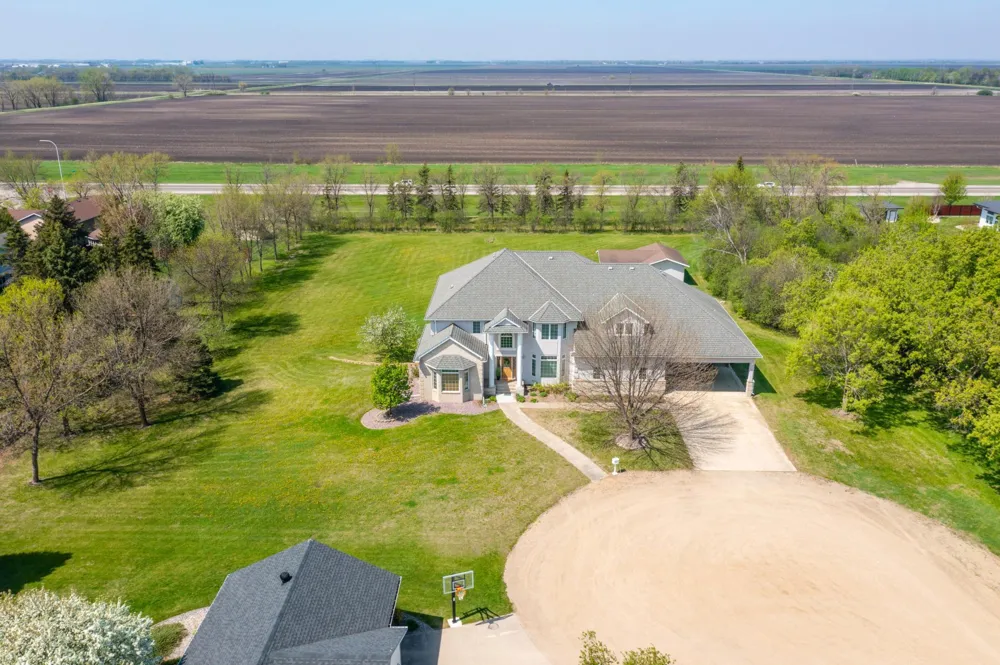 1407 15th Street Wahpeton, ND 58075