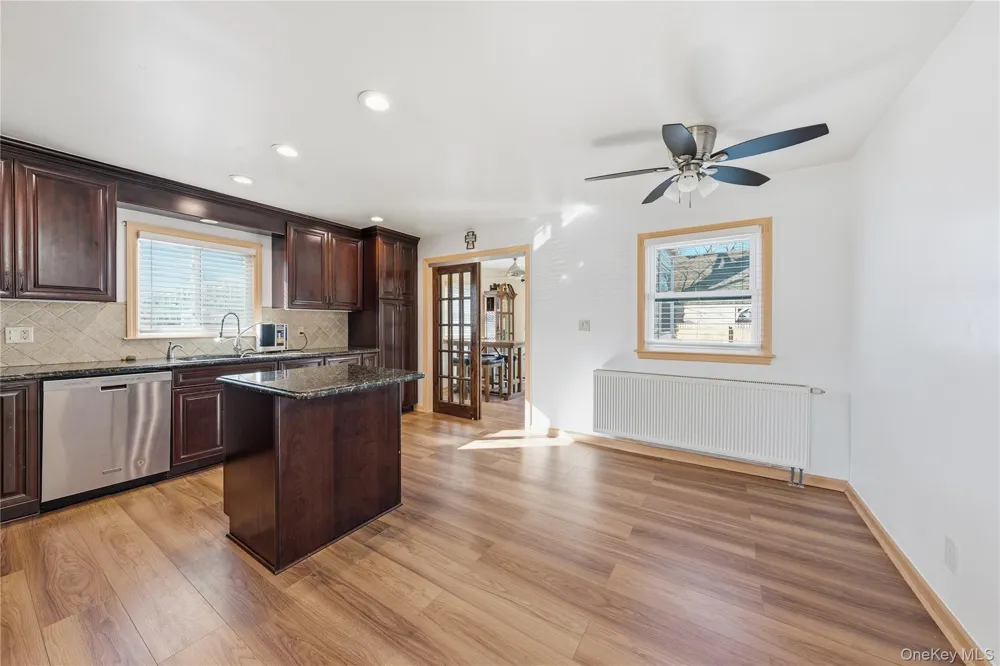 295 union Avenue Lynbrook, NY 11563