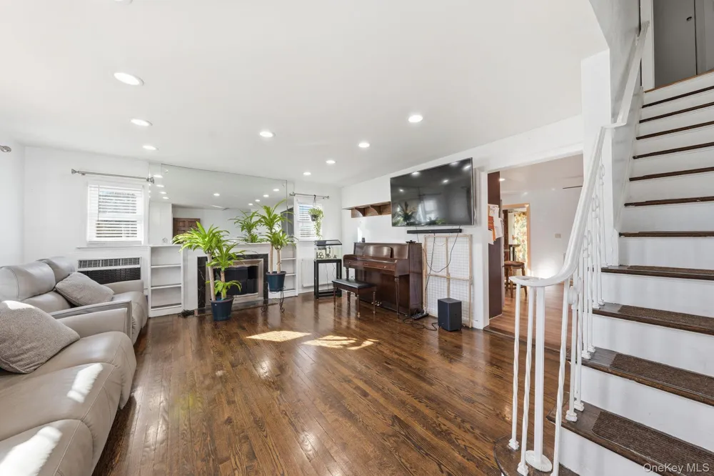 295 union Avenue Lynbrook, NY 11563
