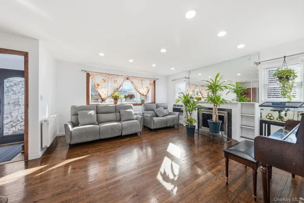 295 union Avenue Lynbrook, NY 11563
