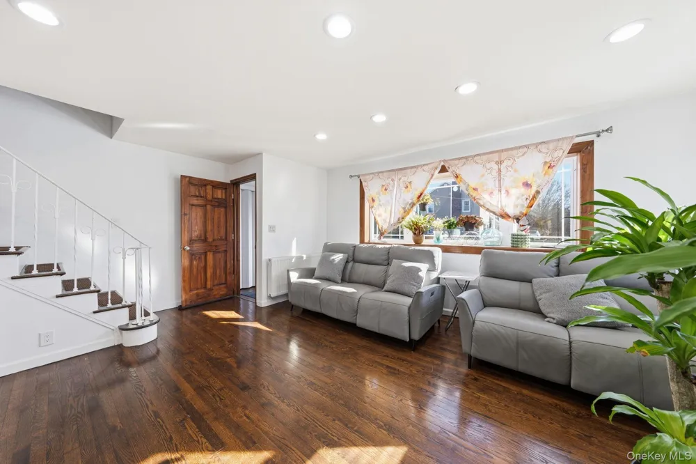 295 union Avenue Lynbrook, NY 11563