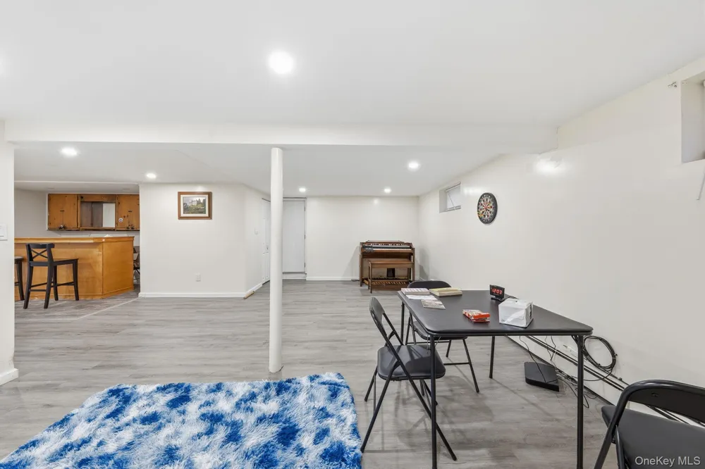 295 union Avenue Lynbrook, NY 11563