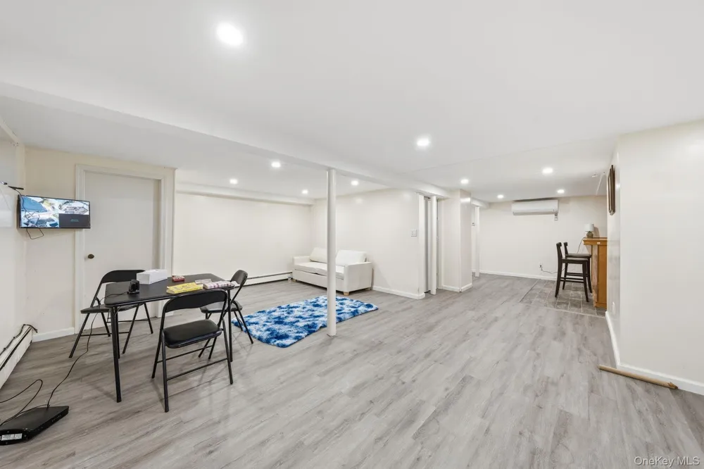295 union Avenue Lynbrook, NY 11563