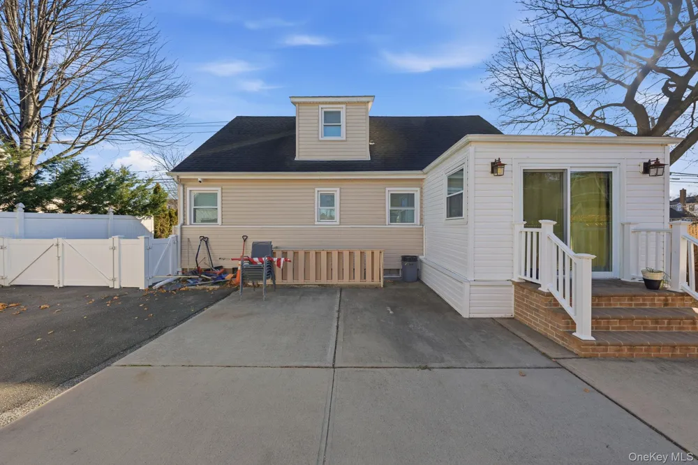 295 union Avenue Lynbrook, NY 11563
