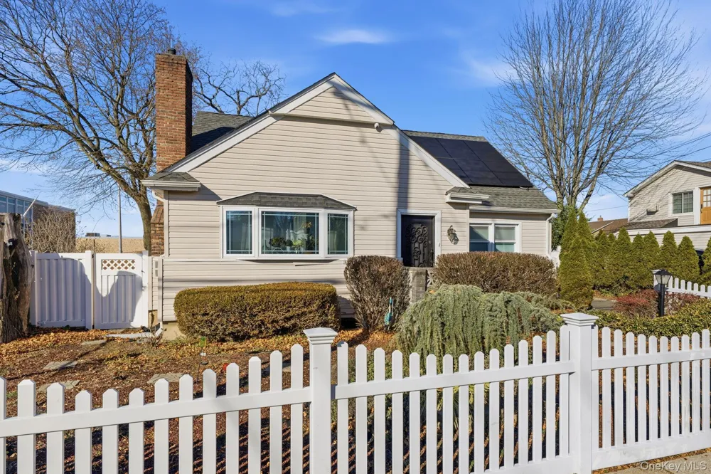 295 union Avenue Lynbrook, NY 11563