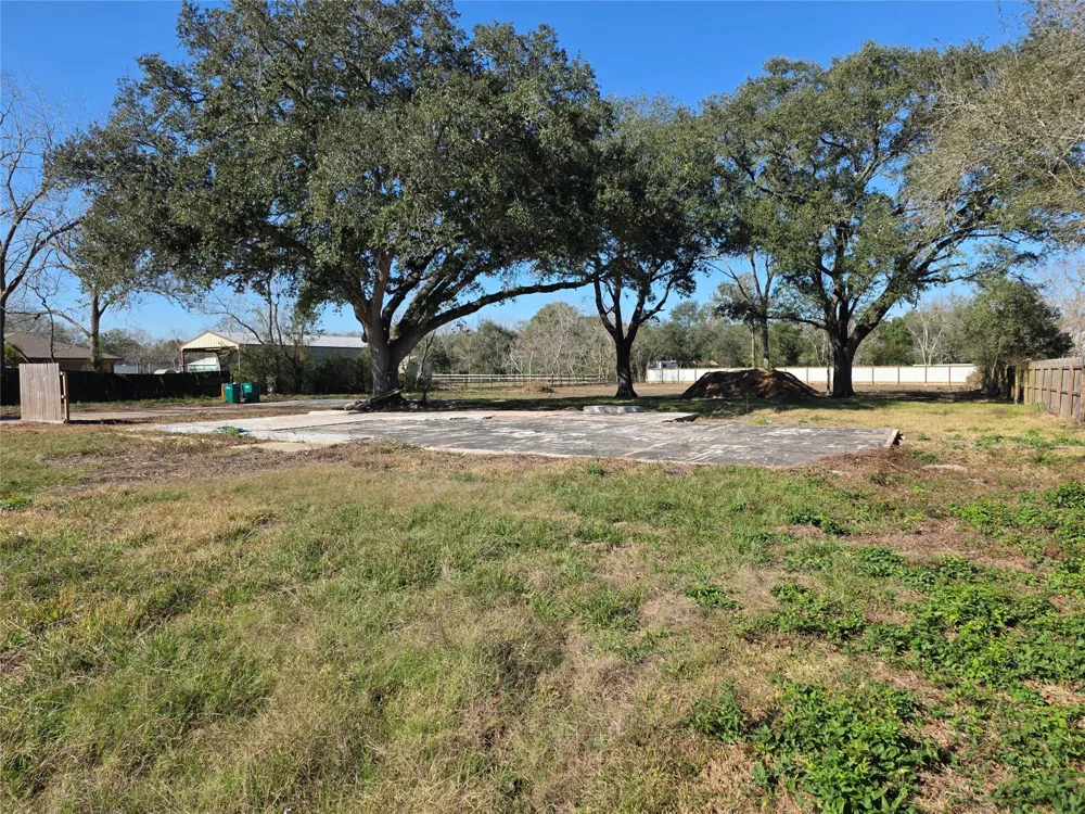 414 Gordy Road Bacliff, TX 77518