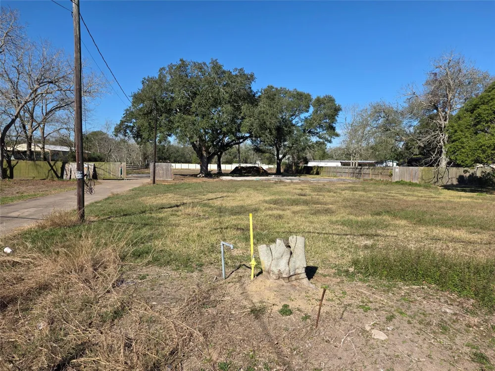 414 Gordy Road Bacliff, TX 77518