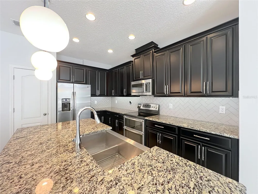 2592 ECON LANDING BOULEVARD Orlando, FL 32825