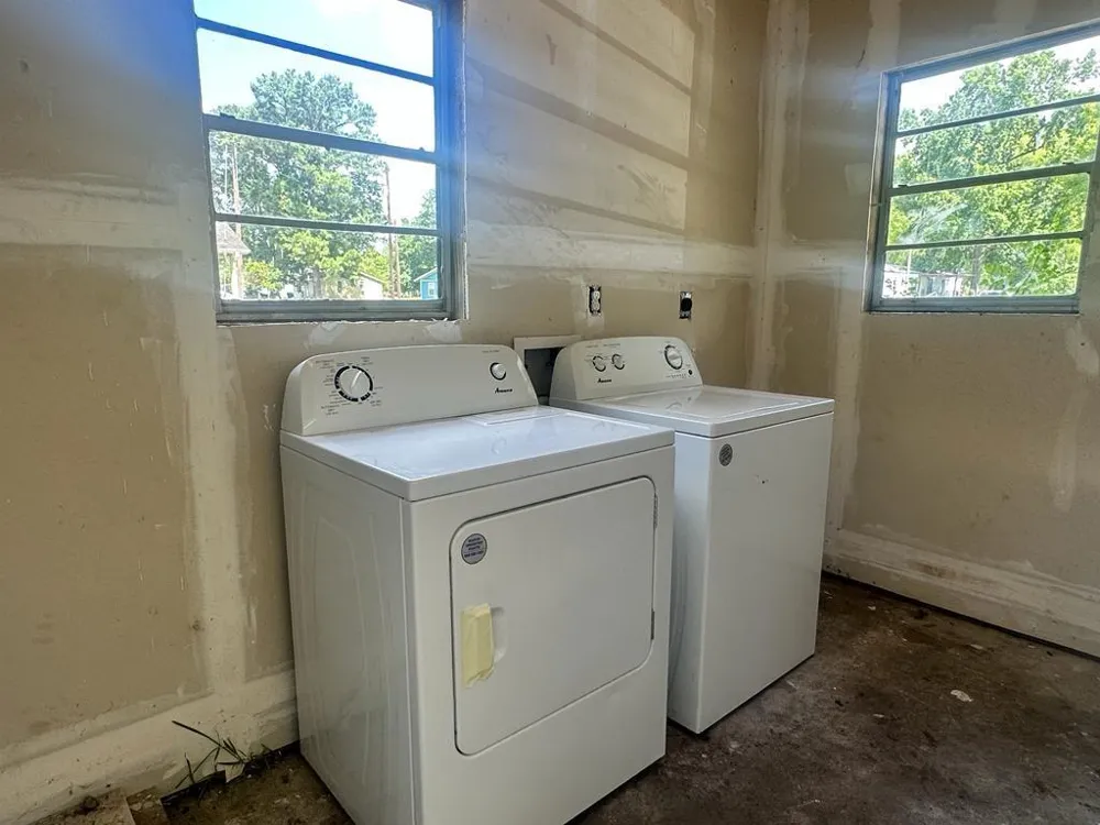 125 Kellum Street Liberty, TX 77575