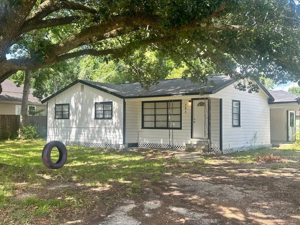 125 Kellum Street Liberty, TX 77575