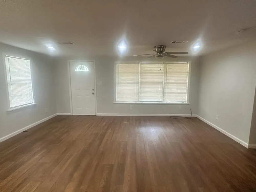 125 Kellum Street Liberty, TX 77575