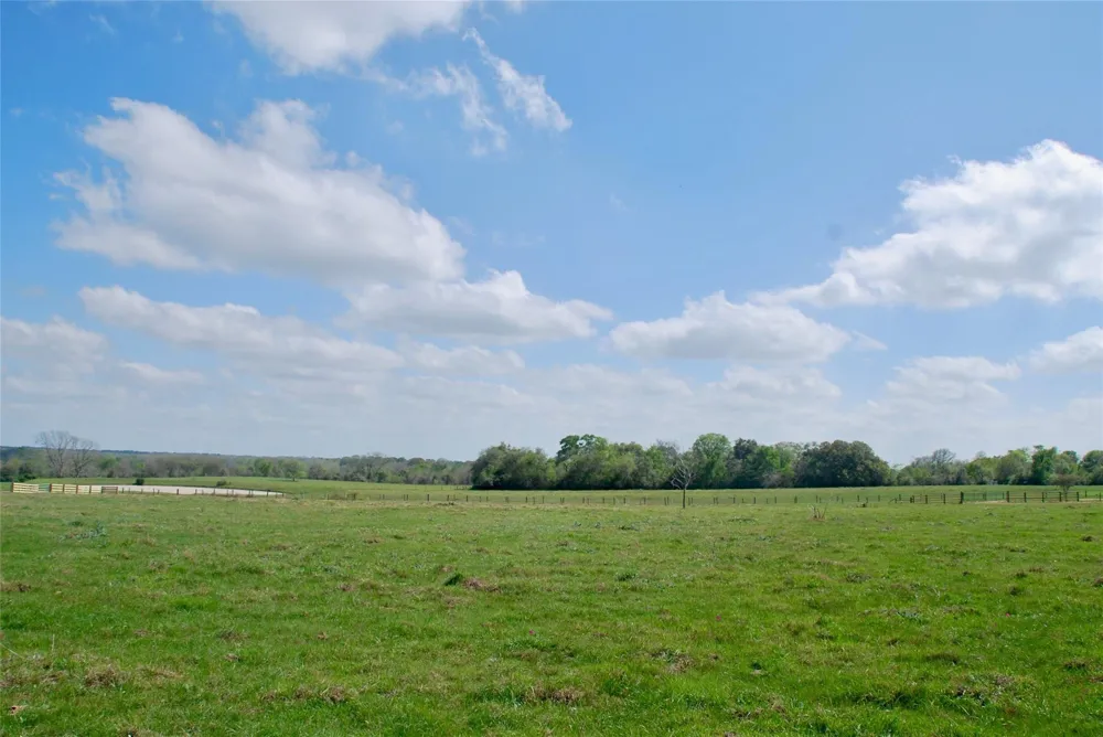 494 County Road 217c Schulenburg, TX 78956