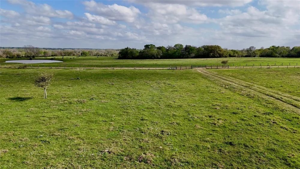 494 County Road 217c Schulenburg, TX 78956