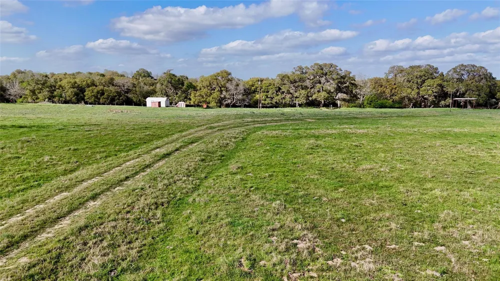 494 County Road 217c Schulenburg, TX 78956