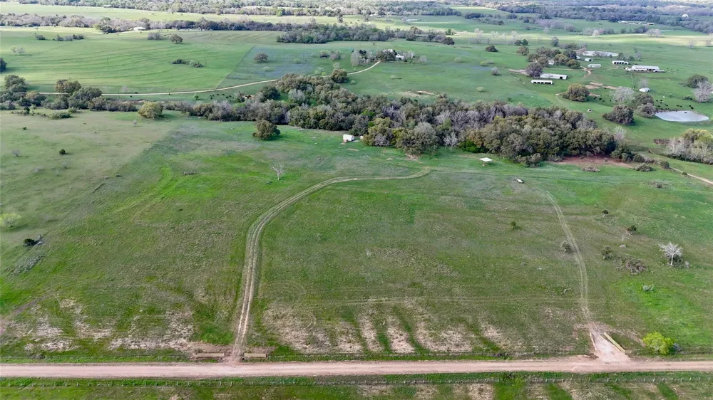 494 County Road 217c Schulenburg, TX 78956