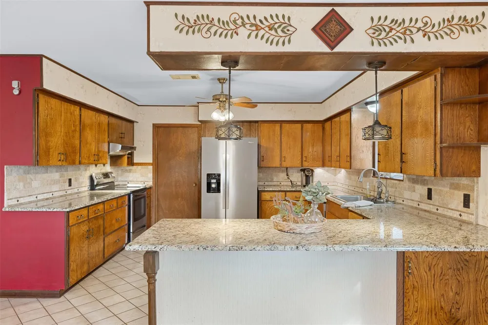 1273 Highway 90a W Sheridan, TX 77475
