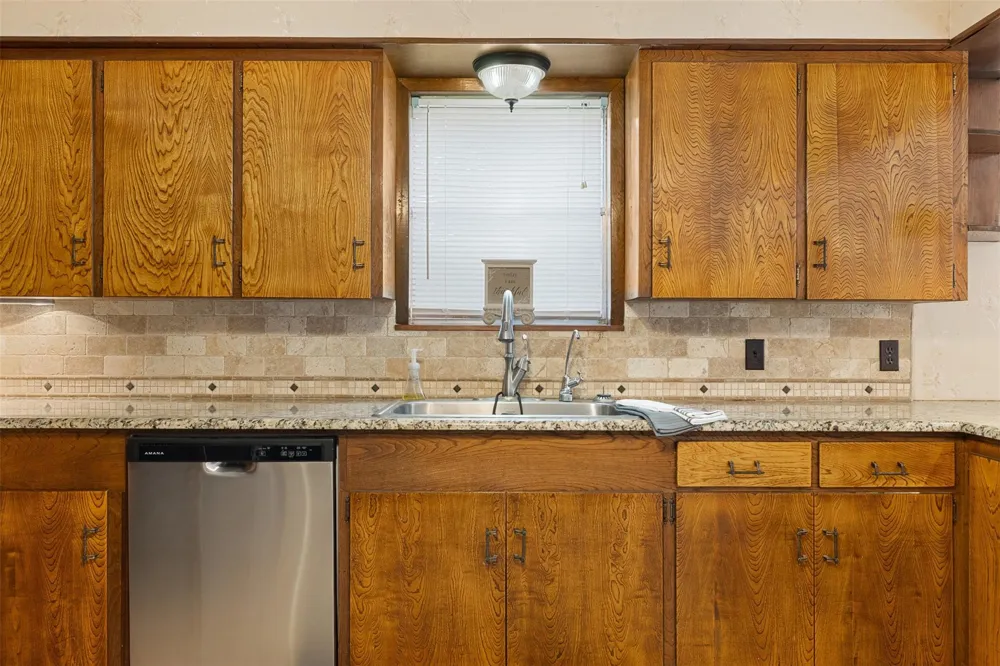 1273 Highway 90a W Sheridan, TX 77475