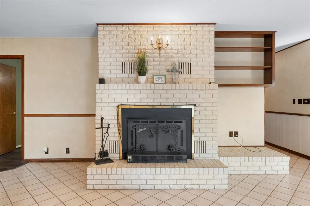 1273 Highway 90a W Sheridan, TX 77475