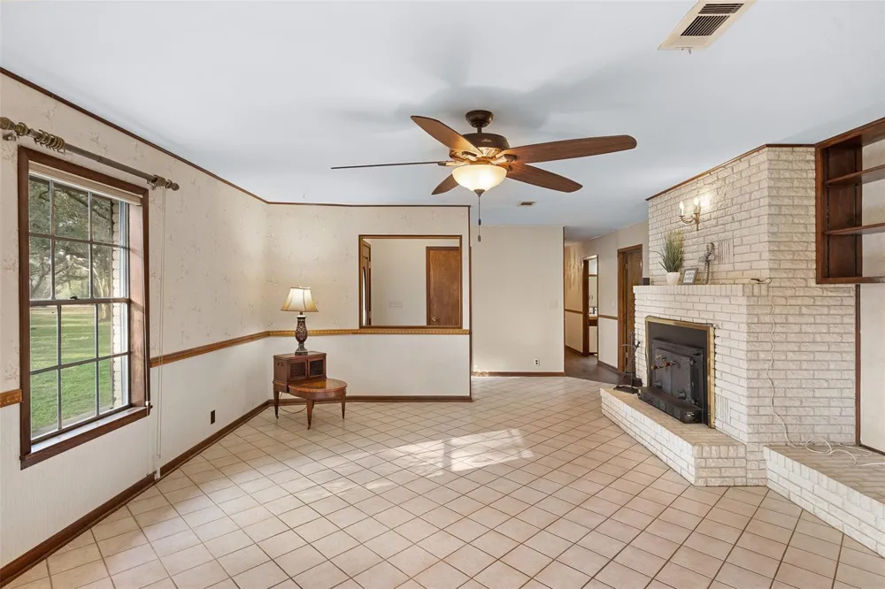 1273 Highway 90a W Sheridan, TX 77475