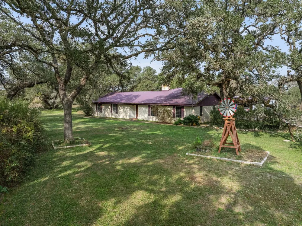 1273 Highway 90a W Sheridan, TX 77475