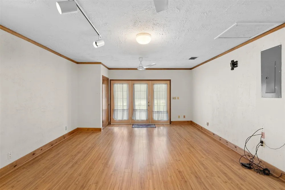 1273 Highway 90a W Sheridan, TX 77475