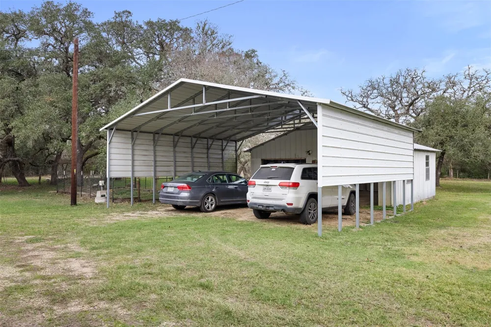 1273 Highway 90a W Sheridan, TX 77475