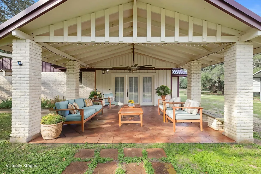 1273 Highway 90a W Sheridan, TX 77475