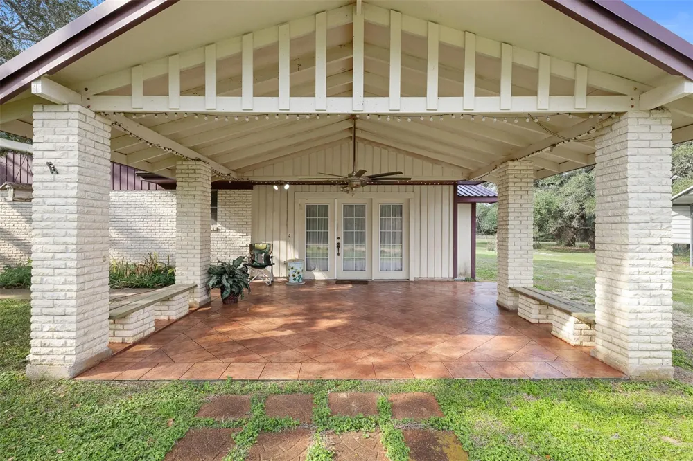 1273 Highway 90a W Sheridan, TX 77475