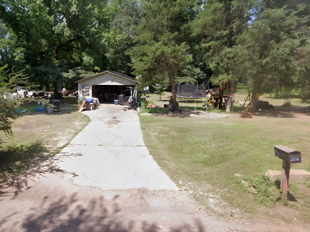 206 County Road 3661 Queen City, TX 75572