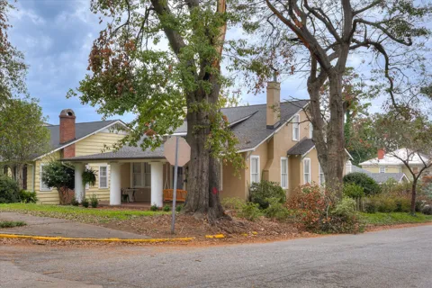 978 Heard Avenue
