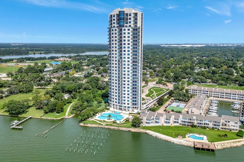 4821 Nasa Parkway #23W Seabrook, TX 77586