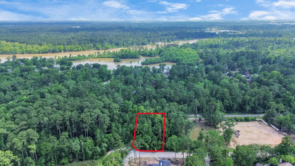 22 Majestic Falls Drive Kingwood, TX 77339
