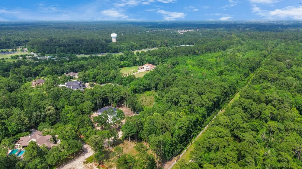 22 Majestic Falls Drive Kingwood, TX 77339
