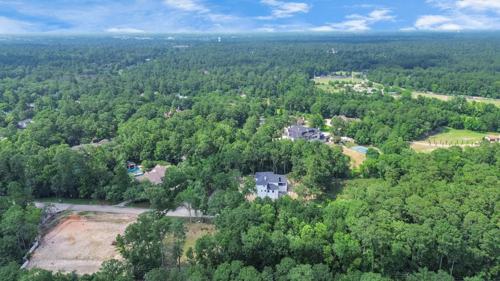 22 Majestic Falls Drive Kingwood, TX 77339