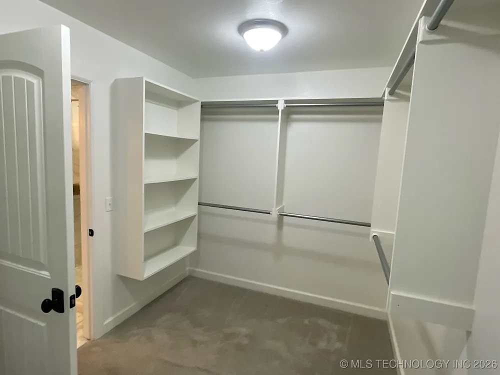 1120 E St Andrews Circle Cushing, OK 74023