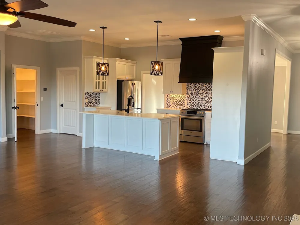 1120 E St Andrews Circle Cushing, OK 74023