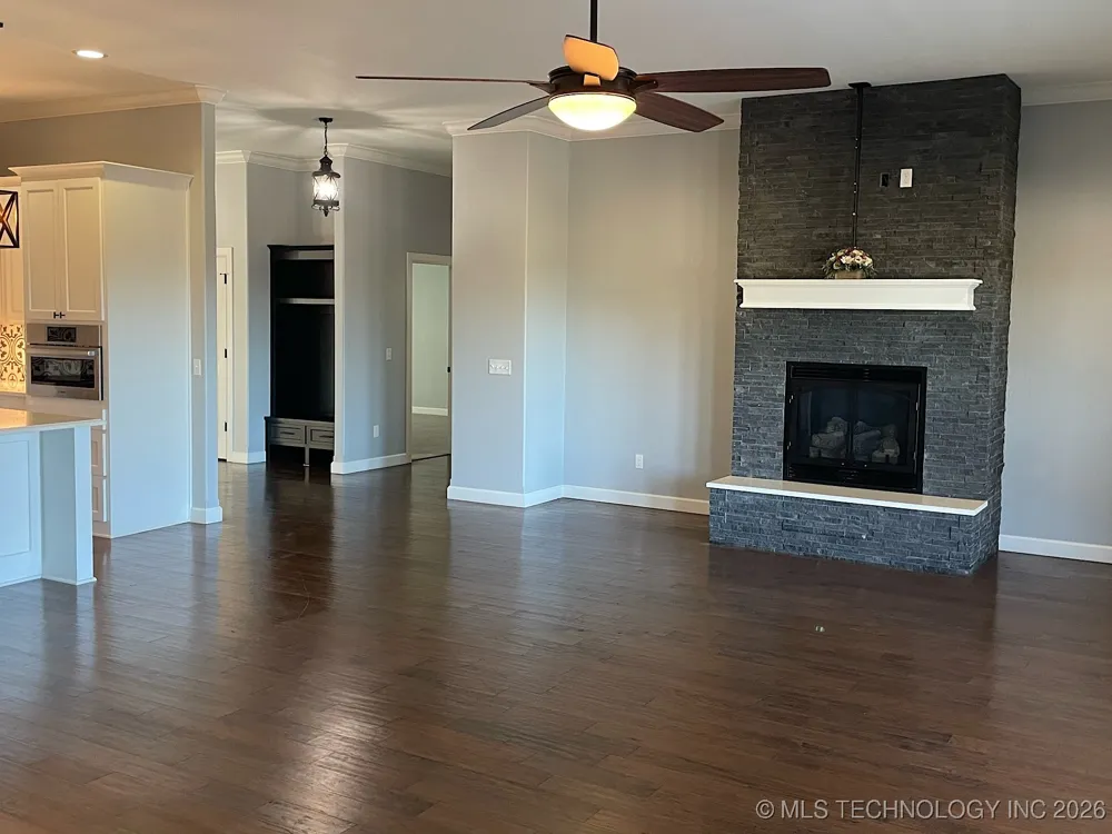 1120 E St Andrews Circle Cushing, OK 74023