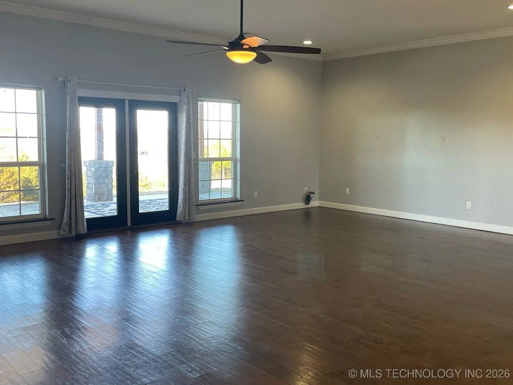 1120 E St Andrews Circle Cushing, OK 74023