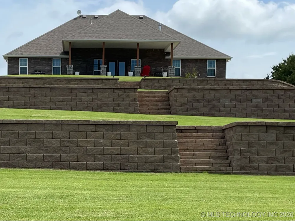 1120 E St Andrews Circle Cushing, OK 74023