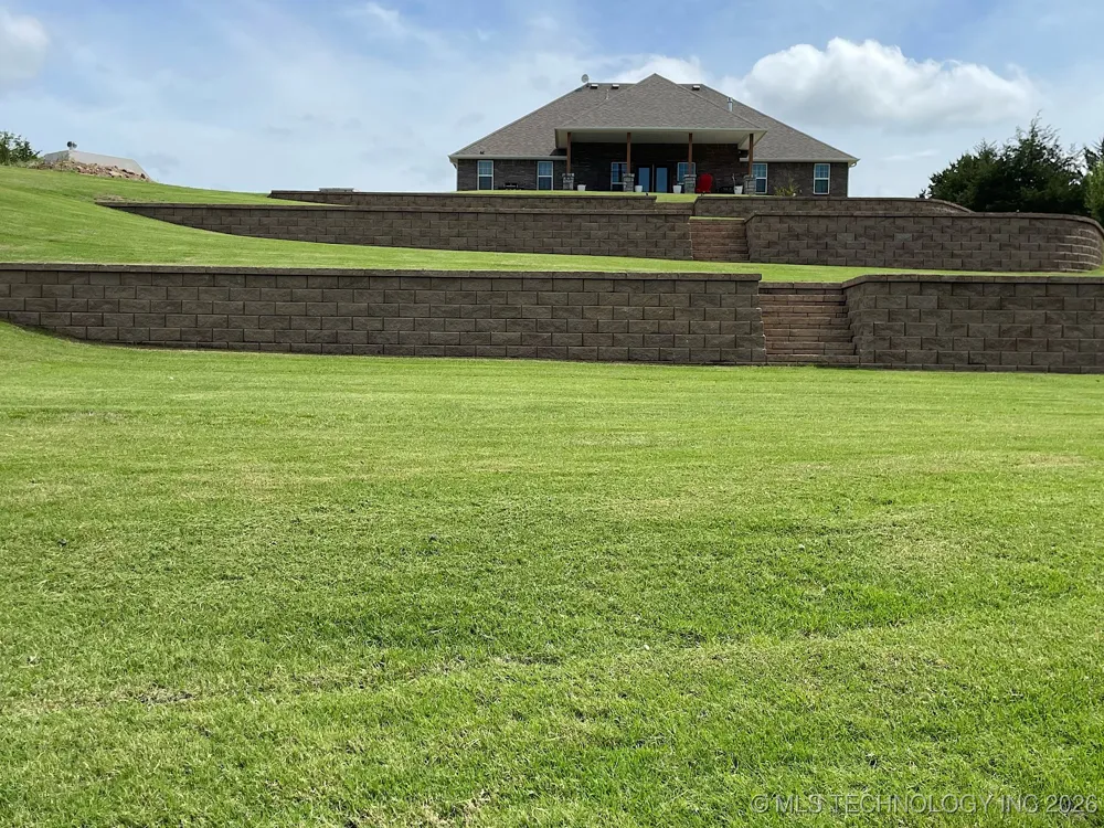 1120 E St Andrews Circle Cushing, OK 74023