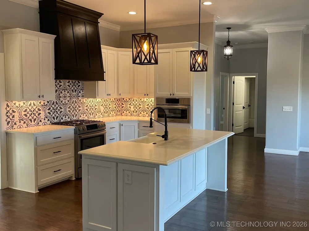 1120 E St Andrews Circle Cushing, OK 74023