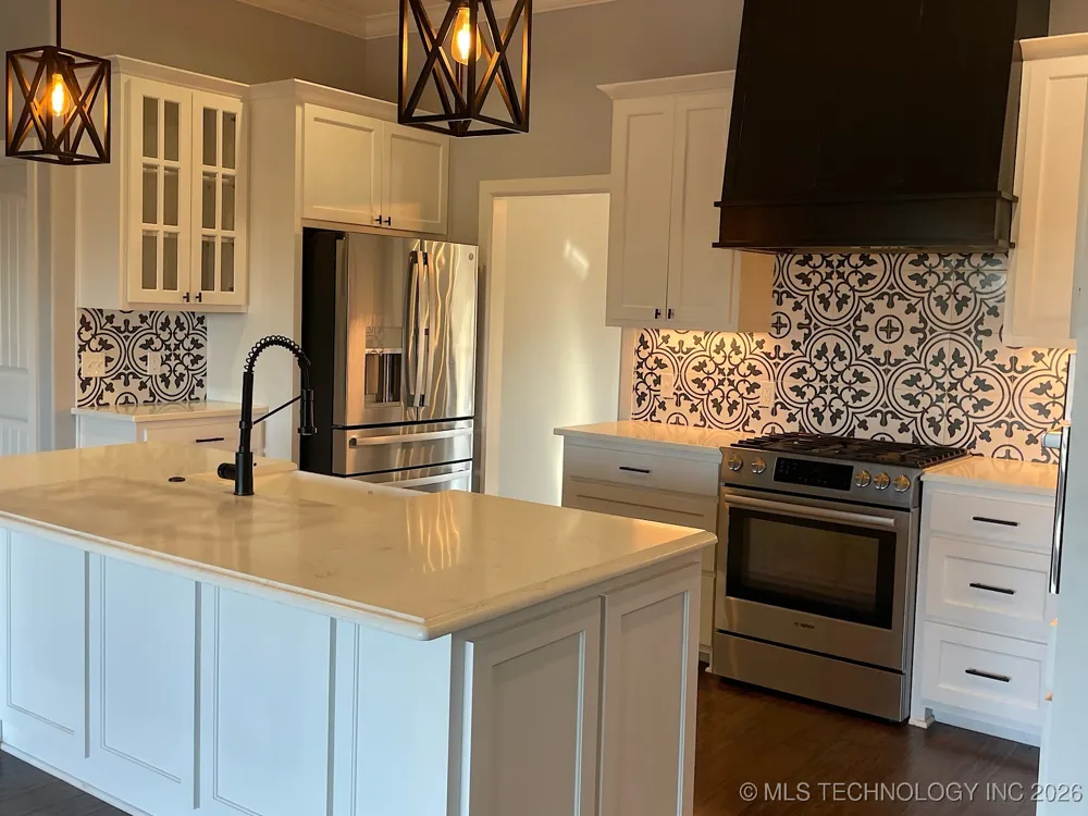 1120 E St Andrews Circle Cushing, OK 74023