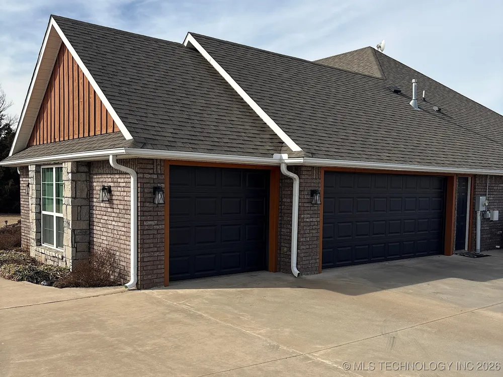 1120 E St Andrews Circle Cushing, OK 74023