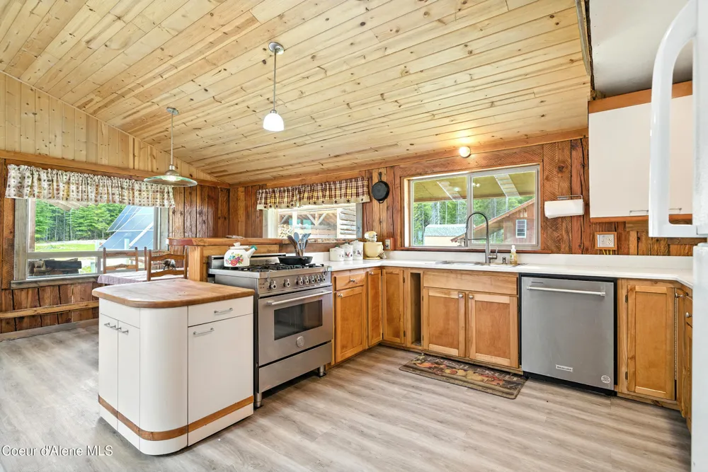 475 Old Range Road Clark Fork, ID 83811