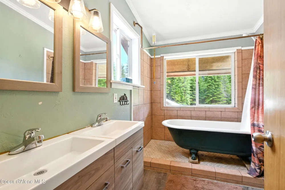 475 Old Range Road Clark Fork, ID 83811