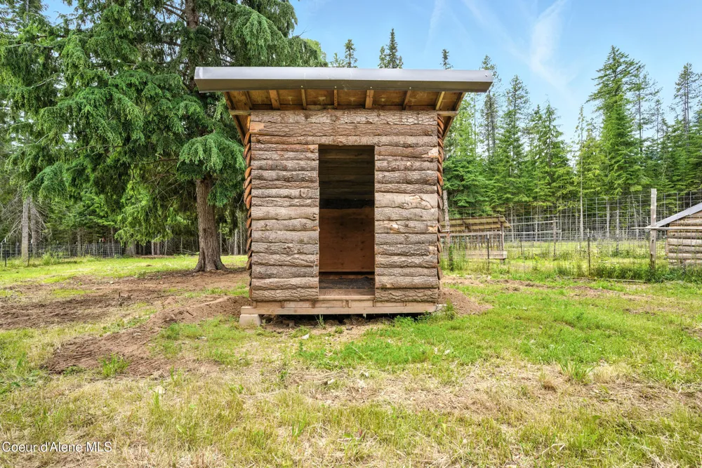 475 Old Range Road Clark Fork, ID 83811