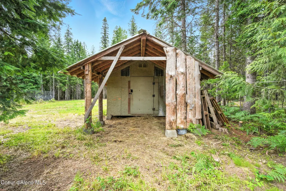 475 Old Range Road Clark Fork, ID 83811
