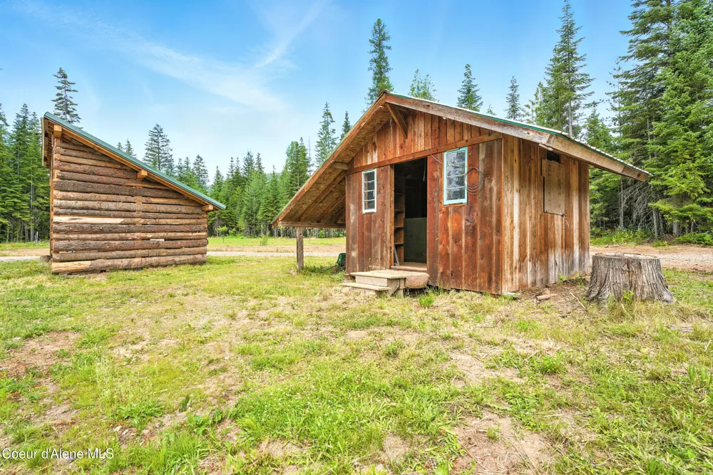 475 Old Range Road Clark Fork, ID 83811