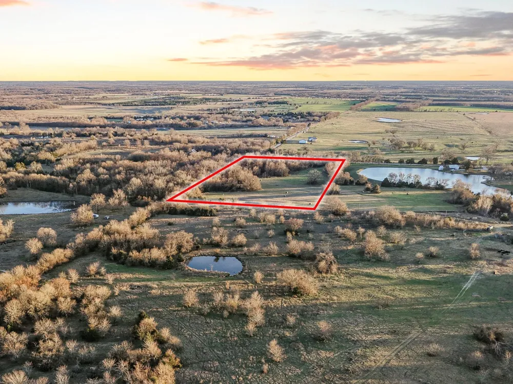 County Road 4618 Wolfe City, TX 75496