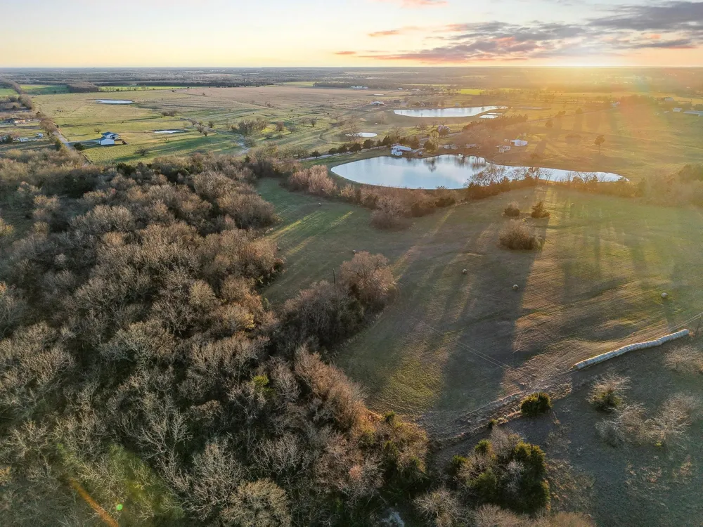 County Road 4618 Wolfe City, TX 75496